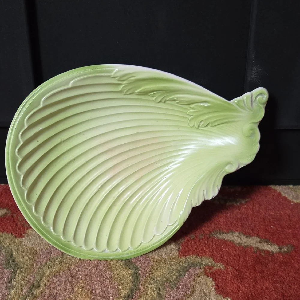 Vintage Irice Green Shell-Shaped Decorative Trinket Dish